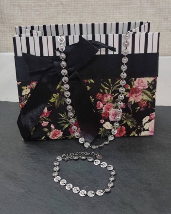 1  Σετ  Αλυσίδες φλουράκια (1)